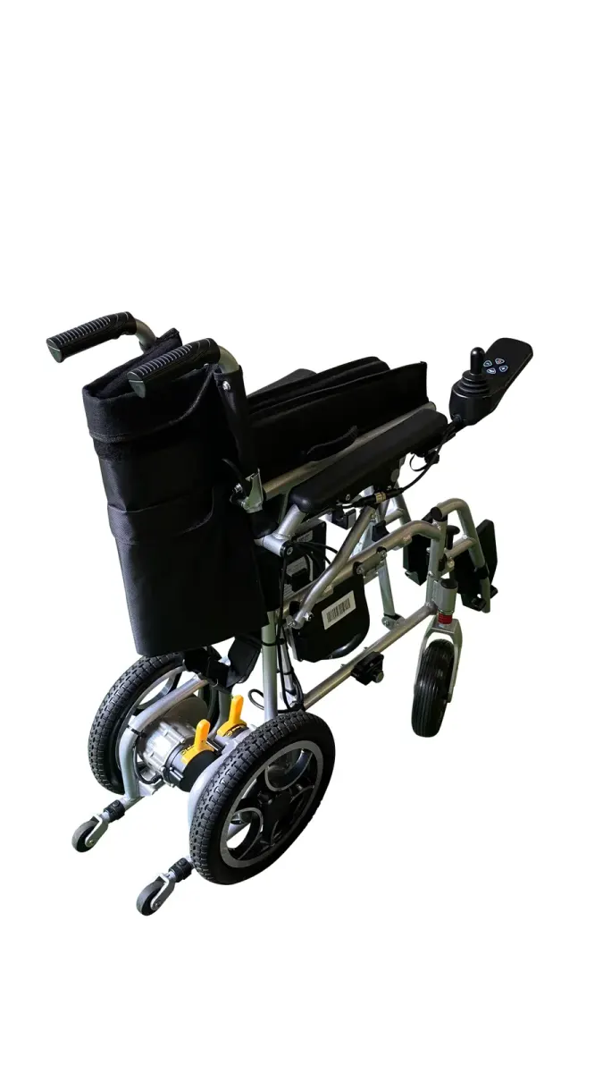B30 Larger Lightweight Powerchair thumbnail 2